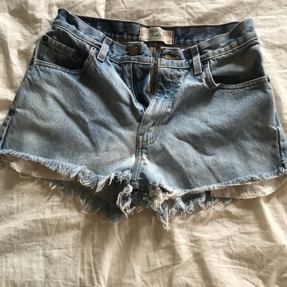 Light wash high waisted levi shorts vintage
